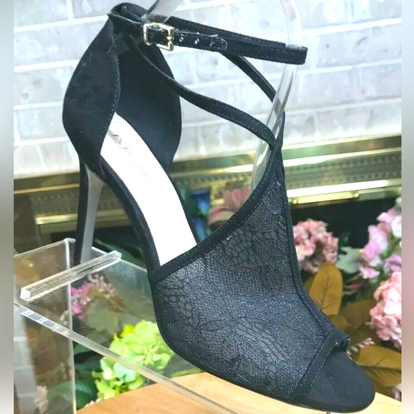 BCBGENERATION HERLED BLACK LACE AND SUEDE SANDALS IN SIZE 9.5m - Picture 1 of 10